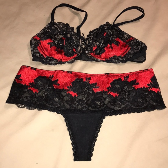 Victoria's Secret Other - Victoria’s Secret holiday gem!! Victoria's Secret Other - Victoria’s Secret holiday gem!!